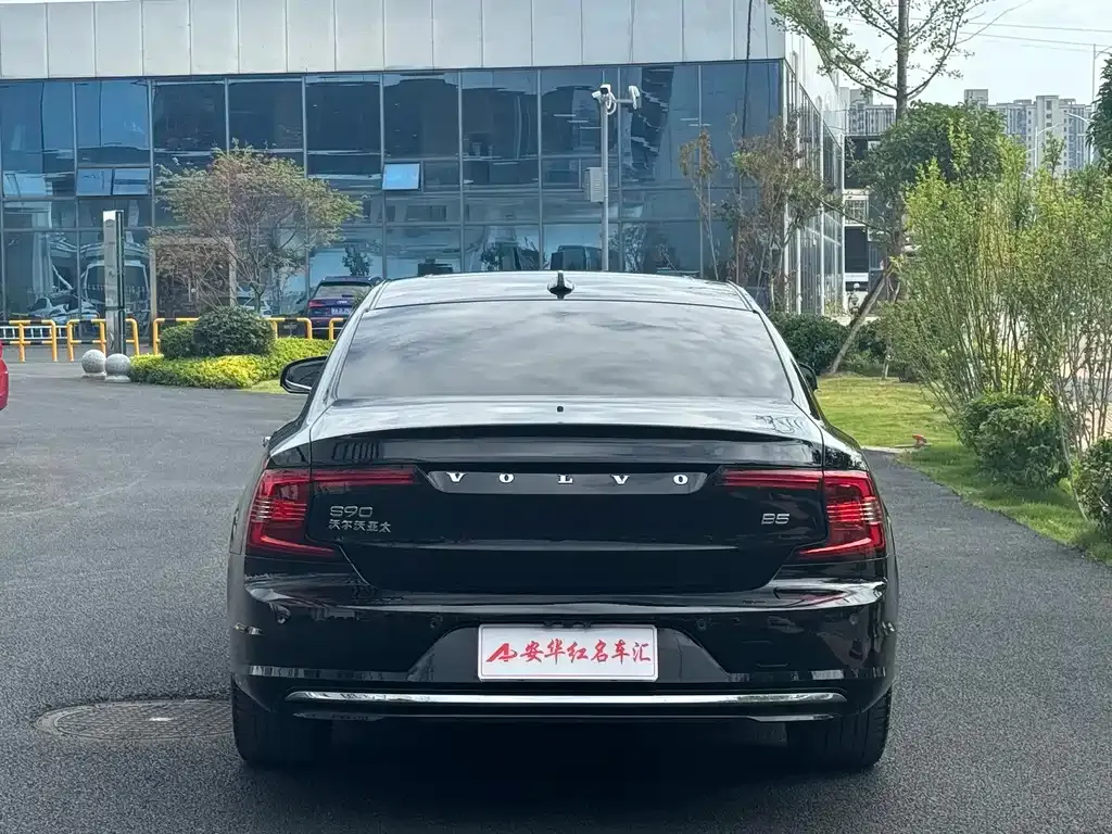 Volvo S90 — фото 4