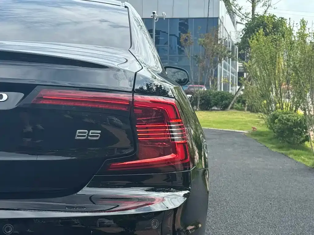 Volvo S90 — фото 3