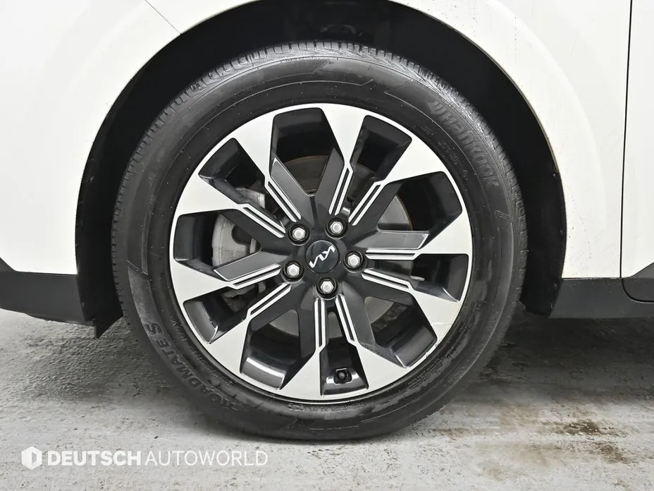 Kia Carnival — фото 10