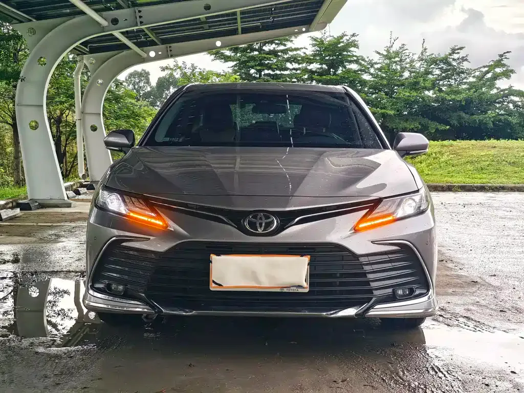 Toyota Camry — фото 8