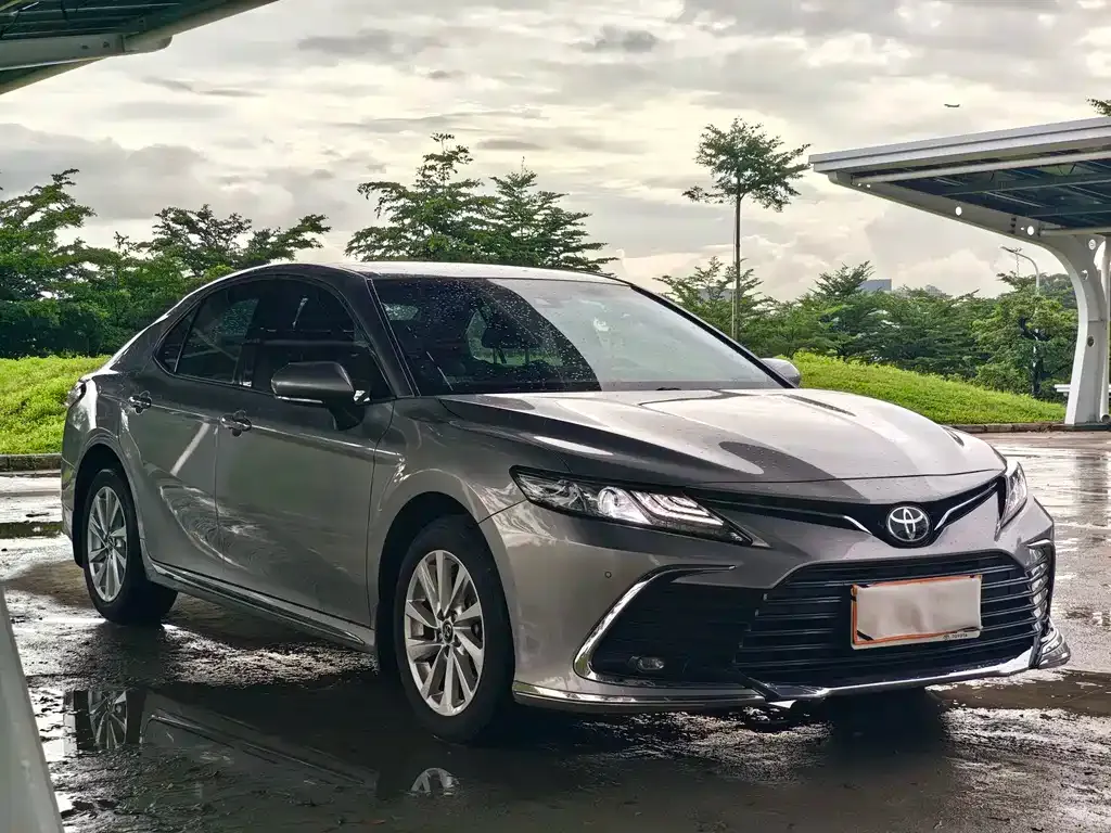 Toyota Camry — фото 7