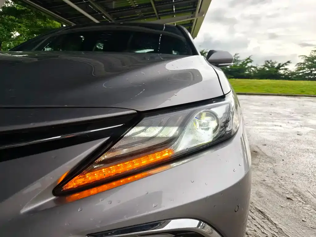 Toyota Camry — фото 2