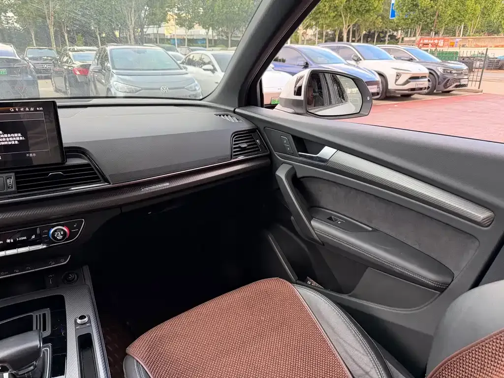 Audi Q5L Sportback — фото 3