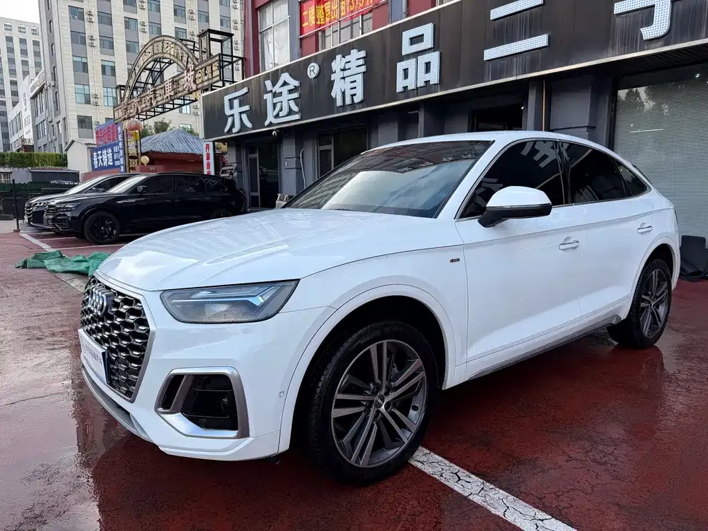 Audi Q5L Sportback — фото 6