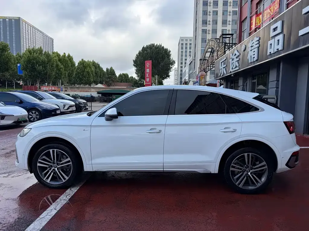 Audi Q5L Sportback — фото 2