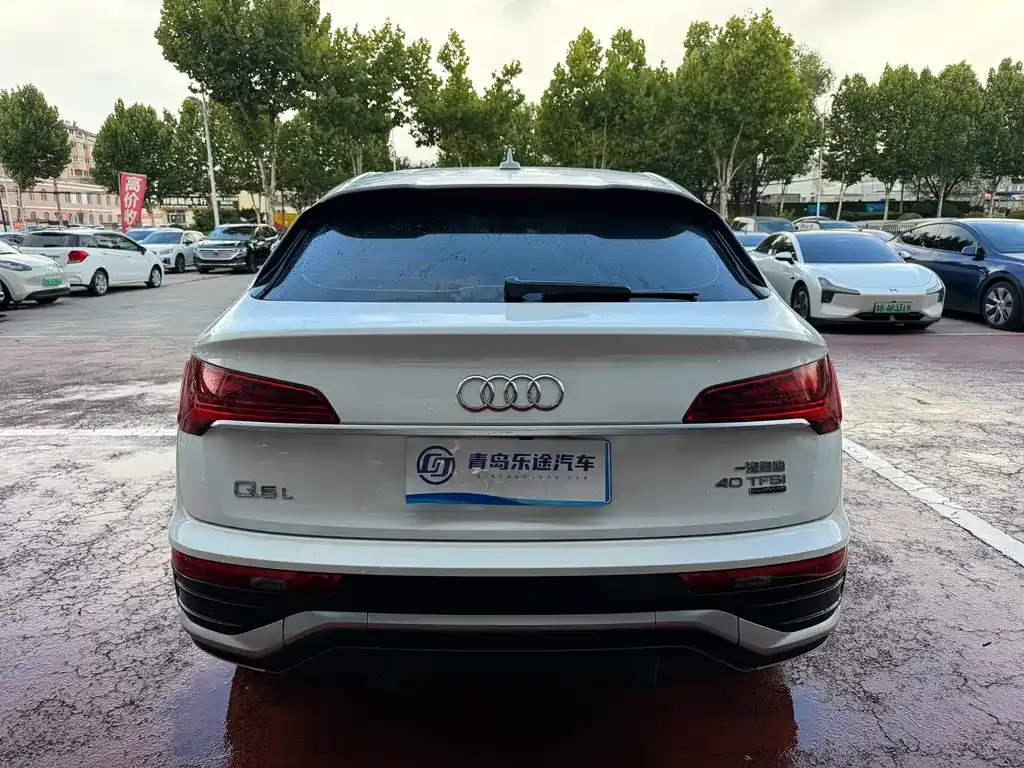 Audi Q5L Sportback — фото 10