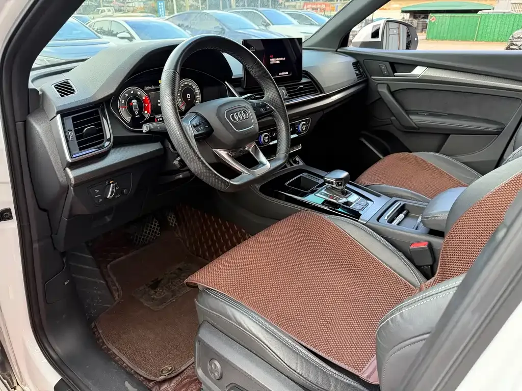 Audi Q5L Sportback — фото 7