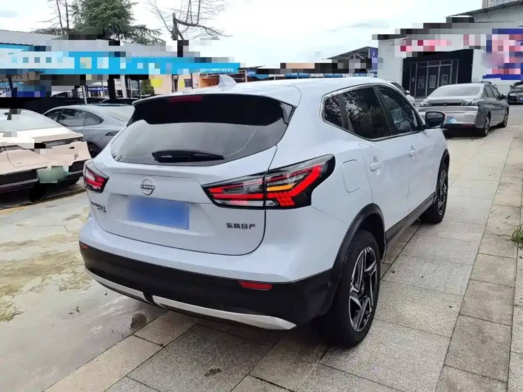 Nissan Qashqai — фото 9