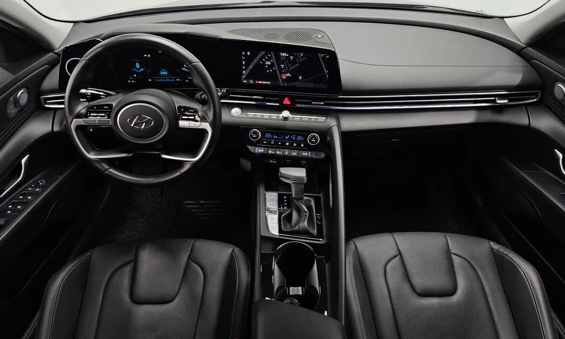 Hyundai AVANTE — фото 2
