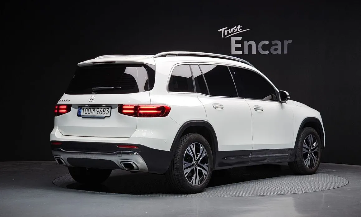 Mercedes-Benz GLB-Class — фото 3