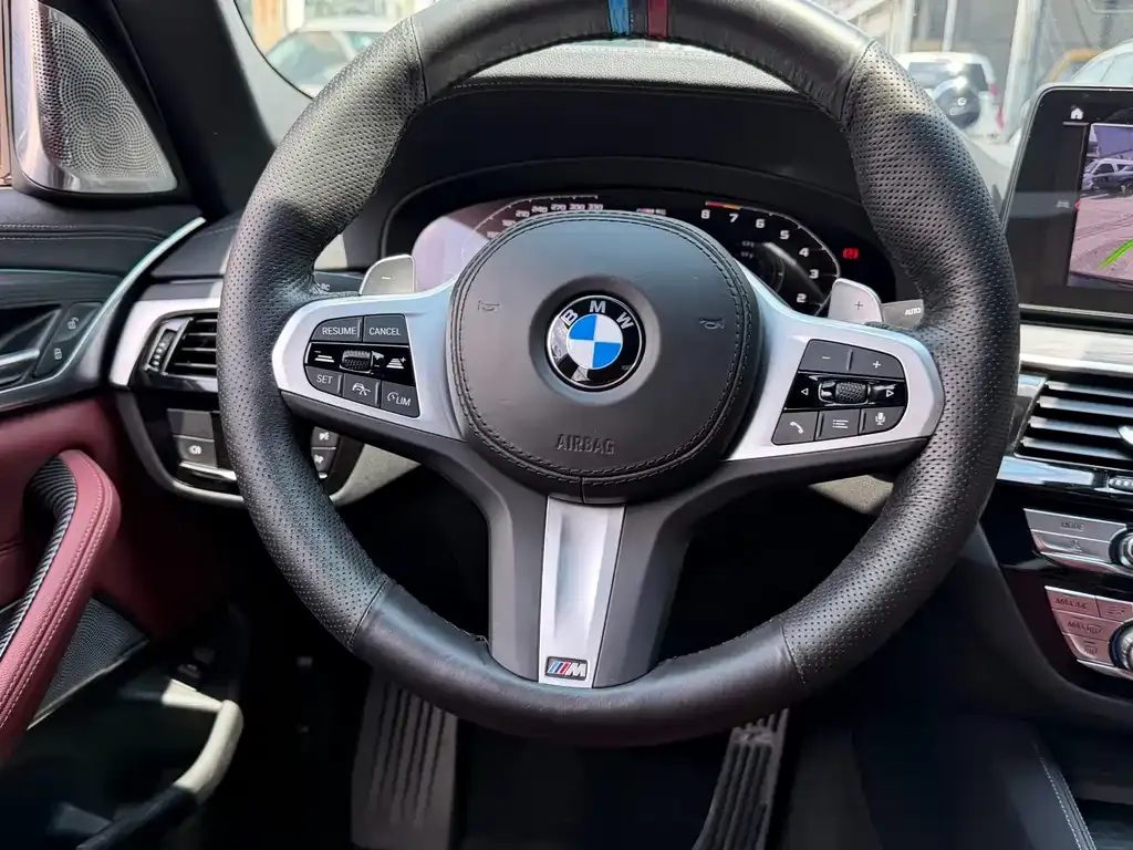 BMW 5 Series — фото 4