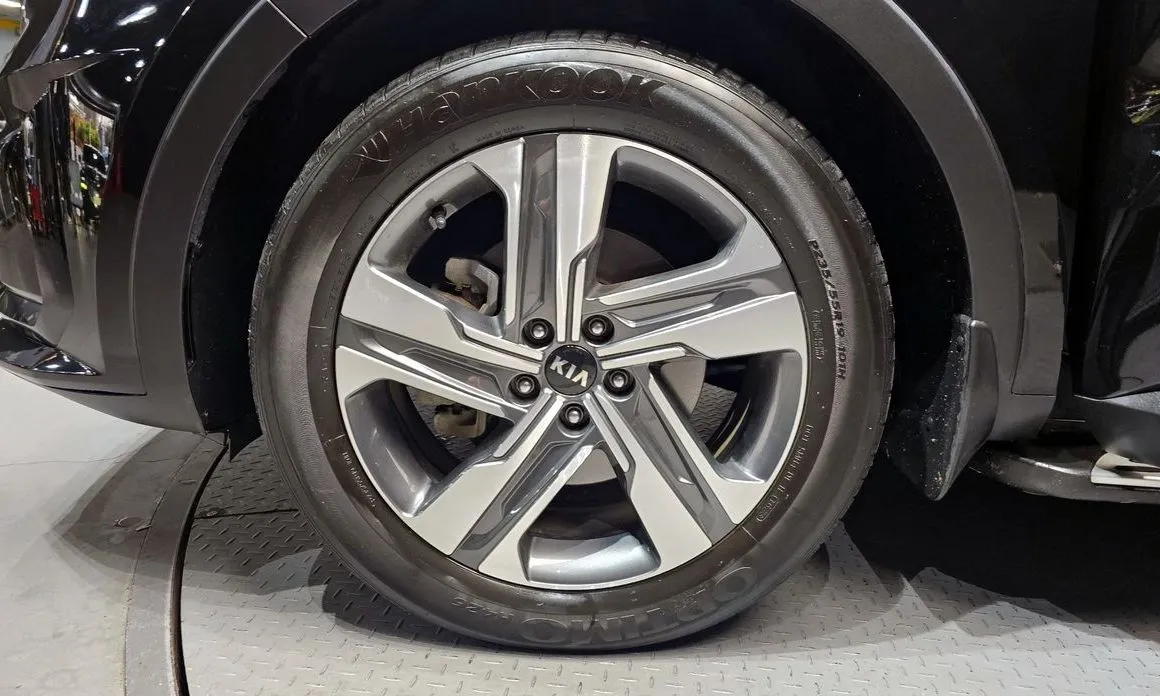 Kia Sorento — фото 10