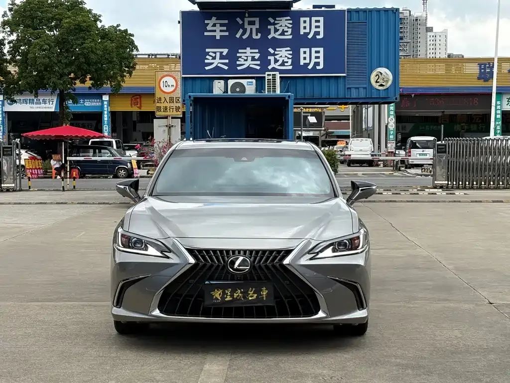 Lexus ES — фото 9