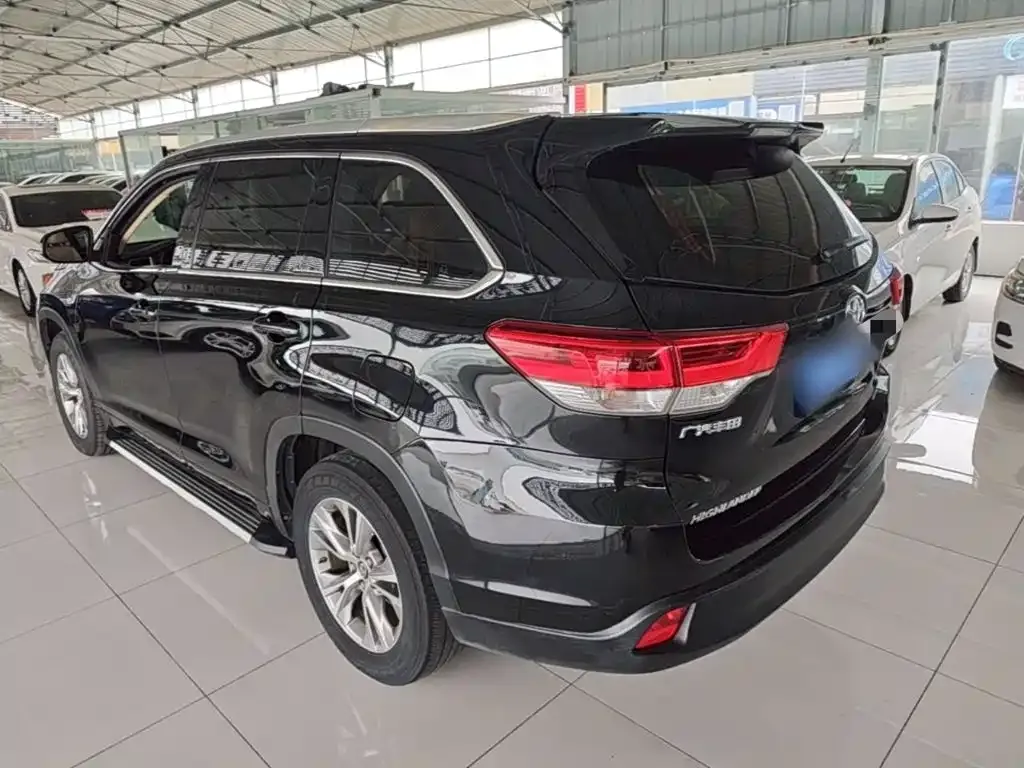 Toyota Highlander — фото 7