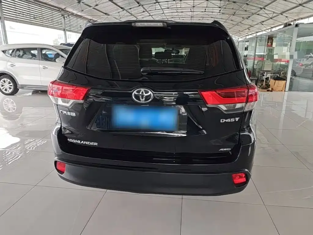 Toyota Highlander — фото 10