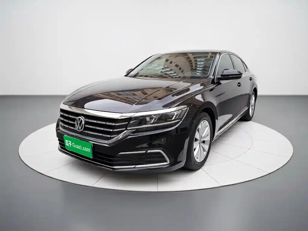 Volkswagen Passat — фото 1