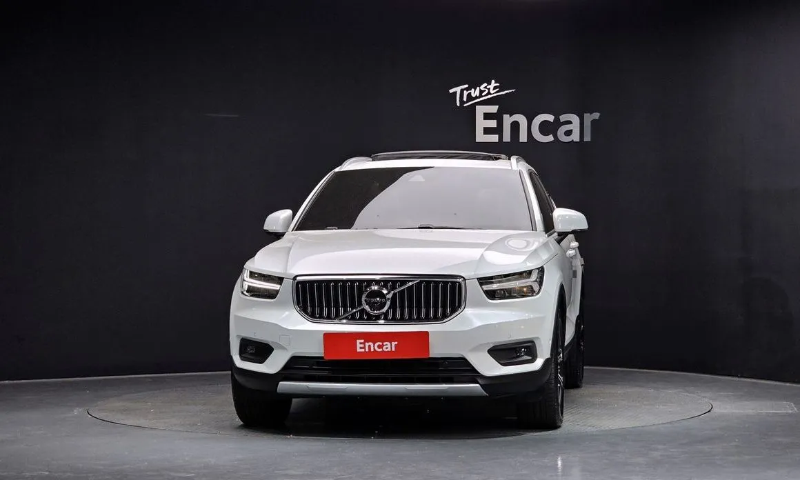 Volvo XC40 — фото 3
