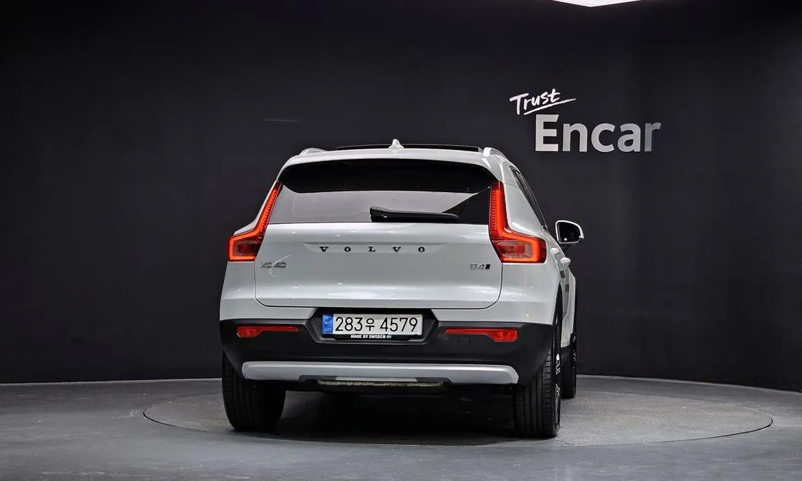 Volvo XC40 — фото 4