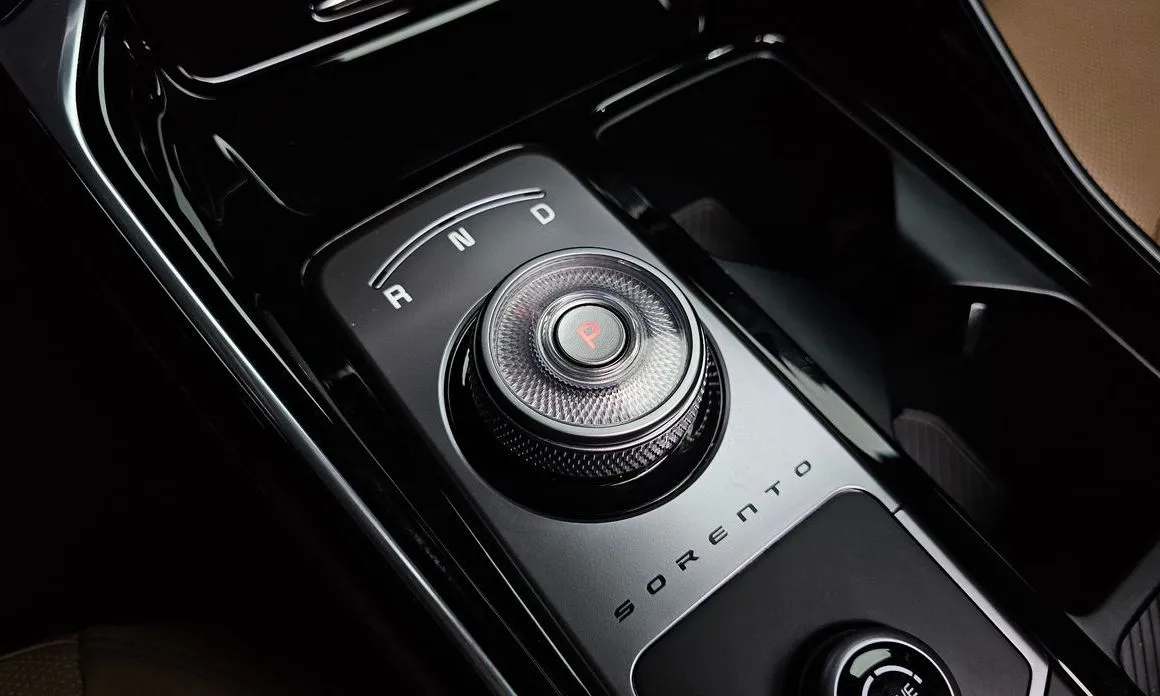 Kia Sorento — фото 8