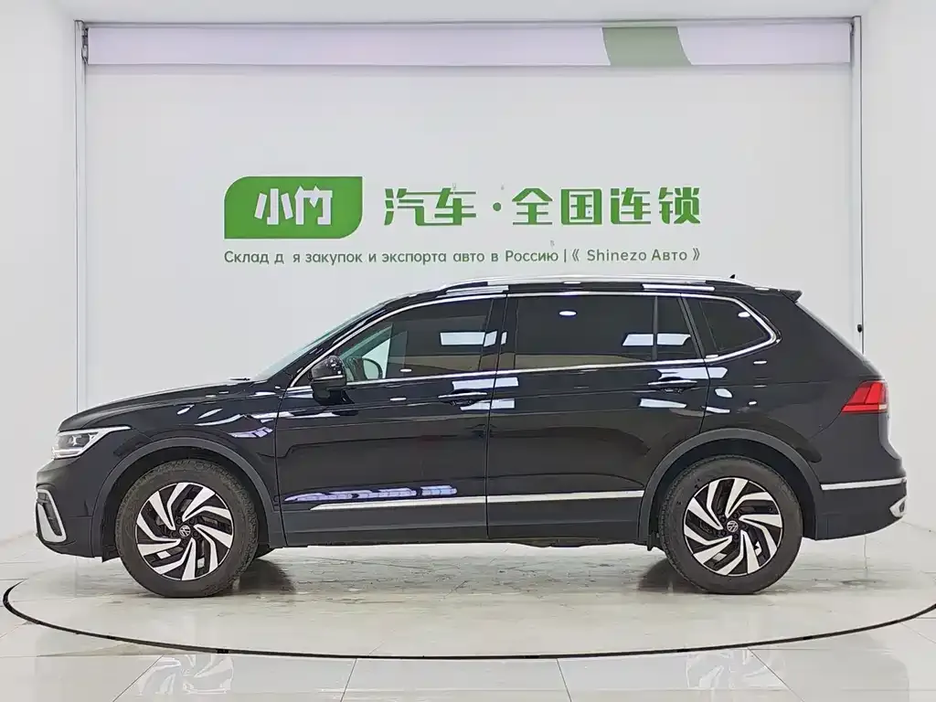 Volkswagen Tiguan L — фото 10
