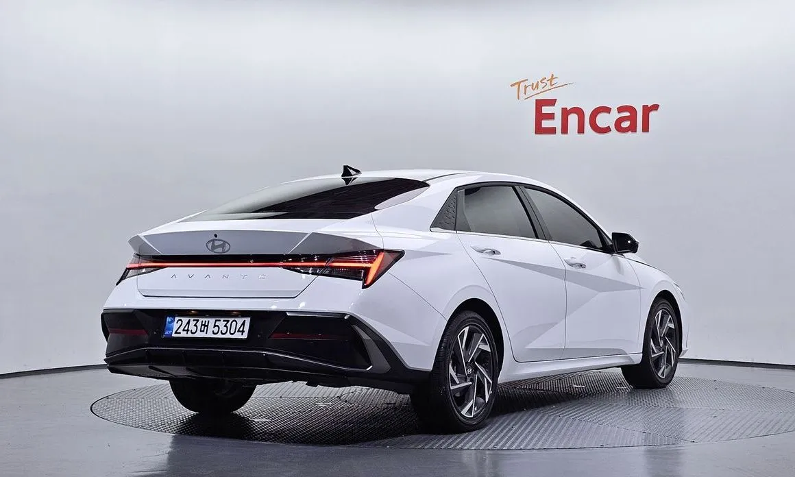 Hyundai AVANTE — фото 3