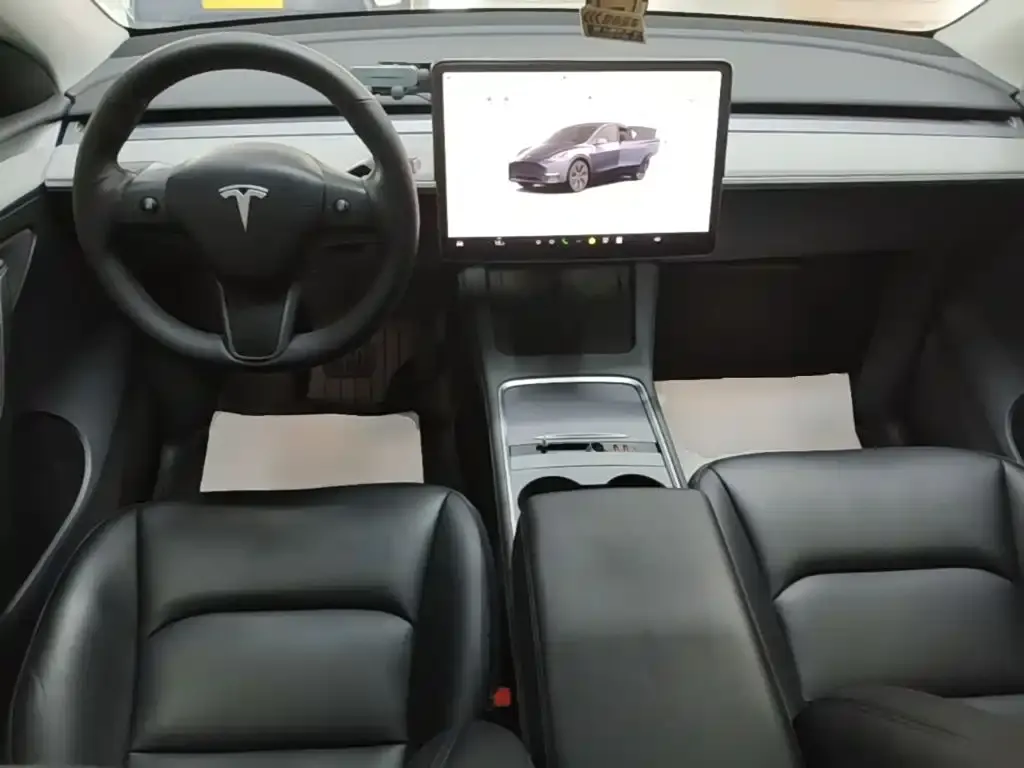 Tesla Model Y — фото 6