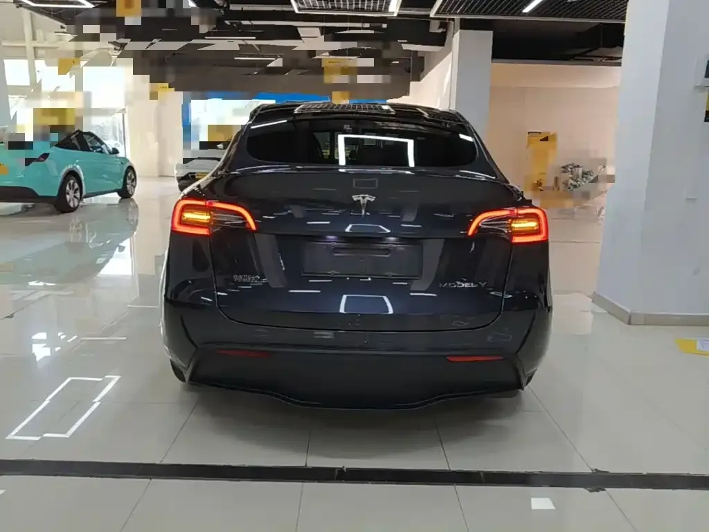 Tesla Model Y — фото 5