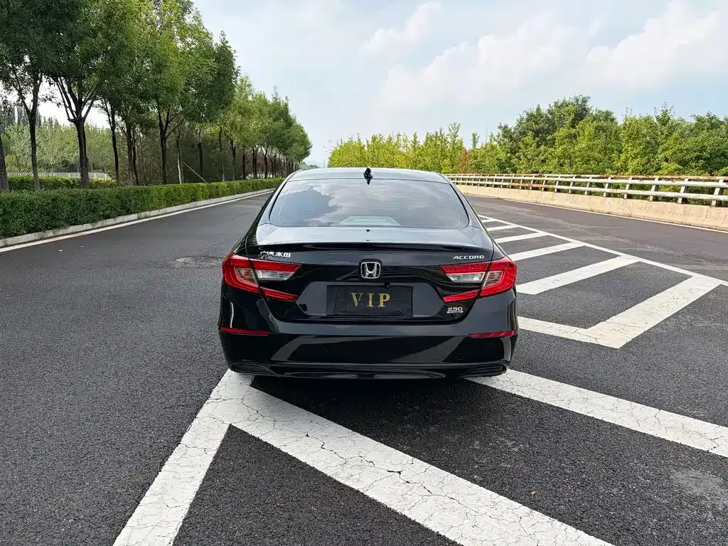 Honda Accord — фото 5