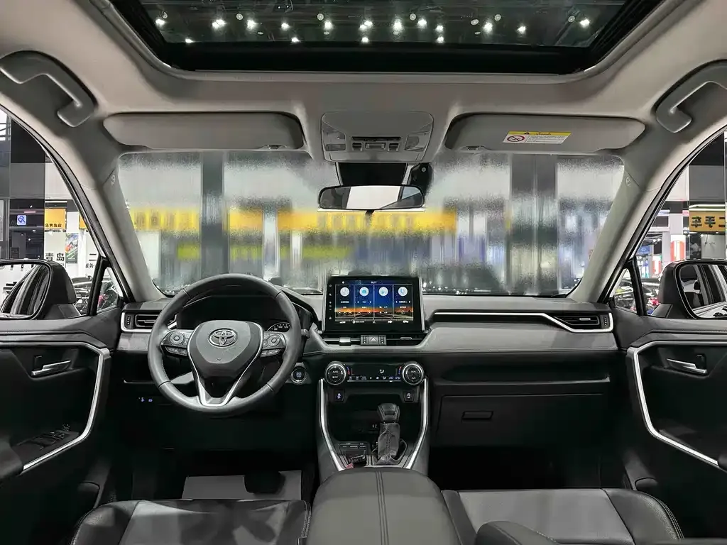 Toyota Wildlander — фото 10