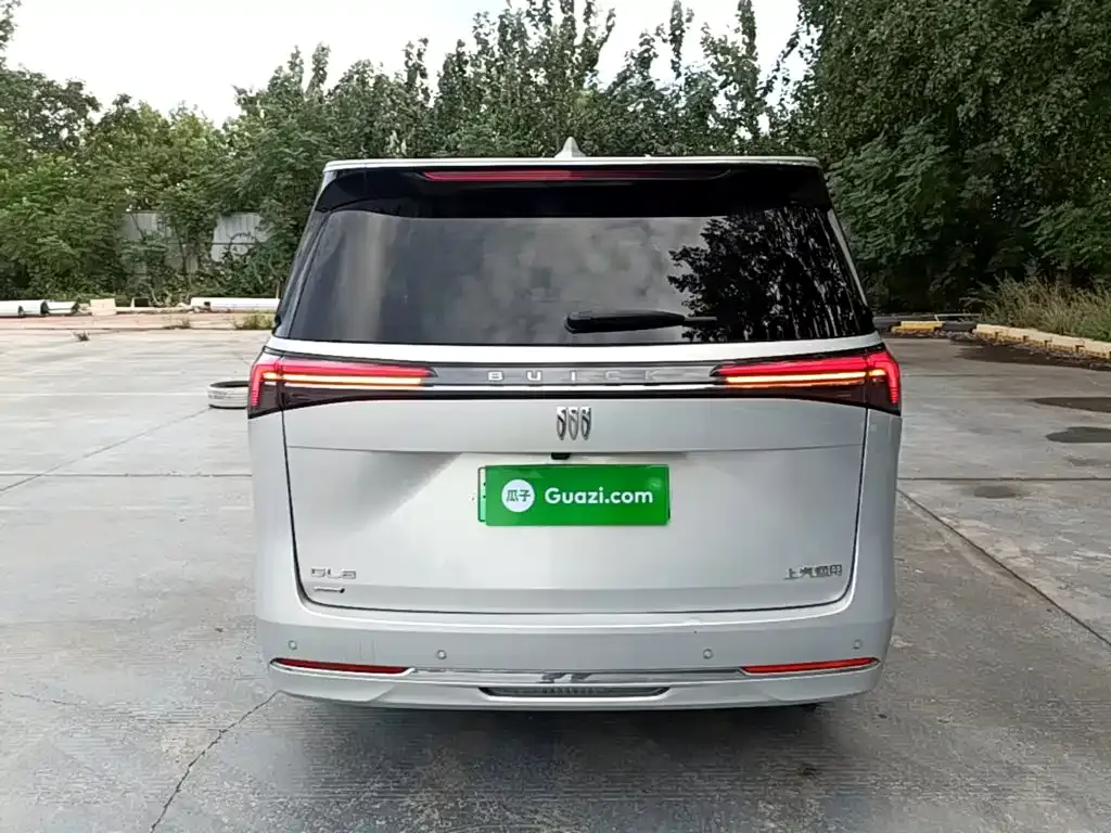 Buick GL8 Hybrid — фото 3