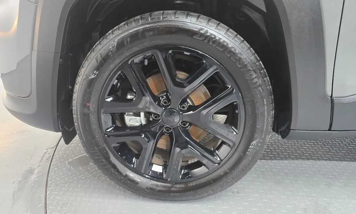 Jeep Renegade — фото 10