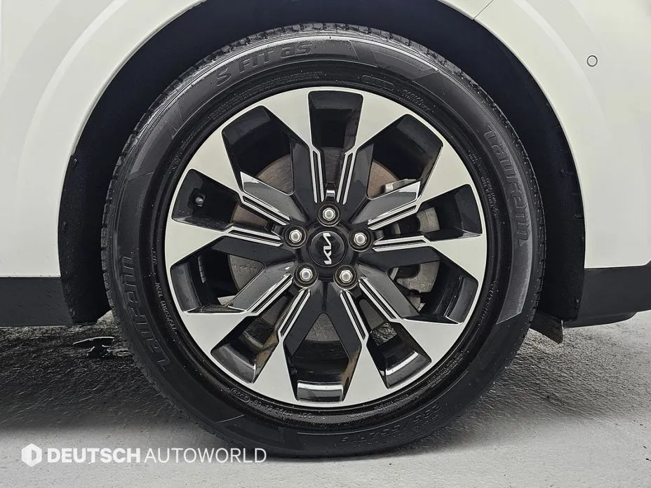 Kia Carnival — фото 10