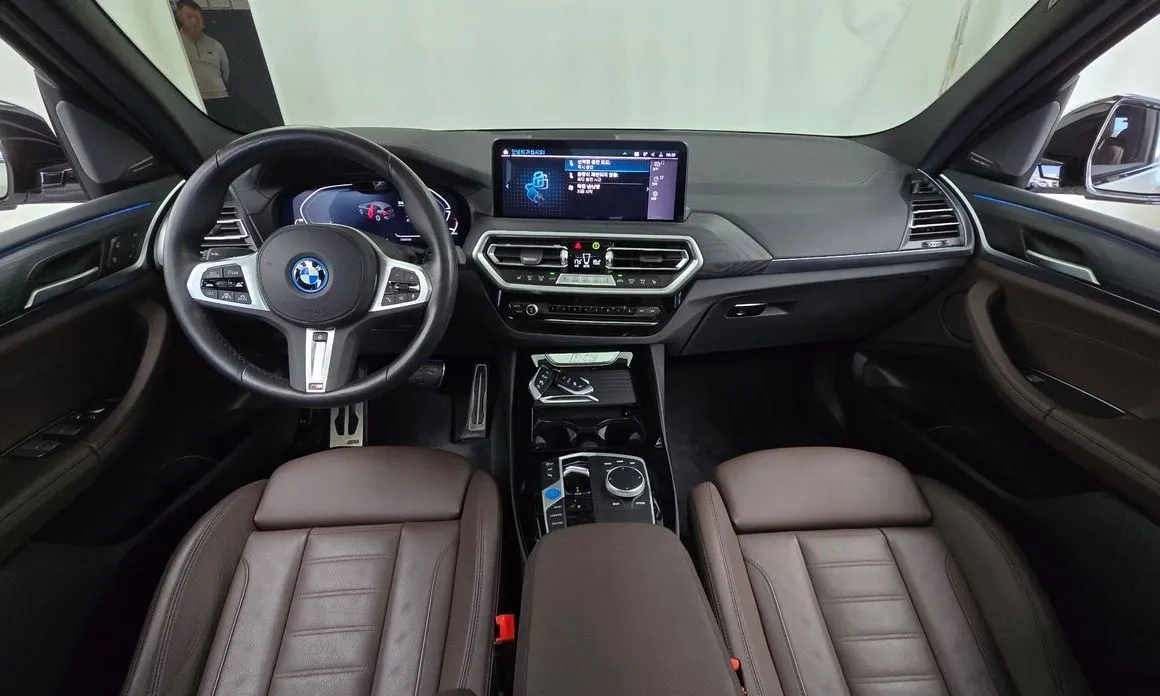 BMW iX3 — фото 2
