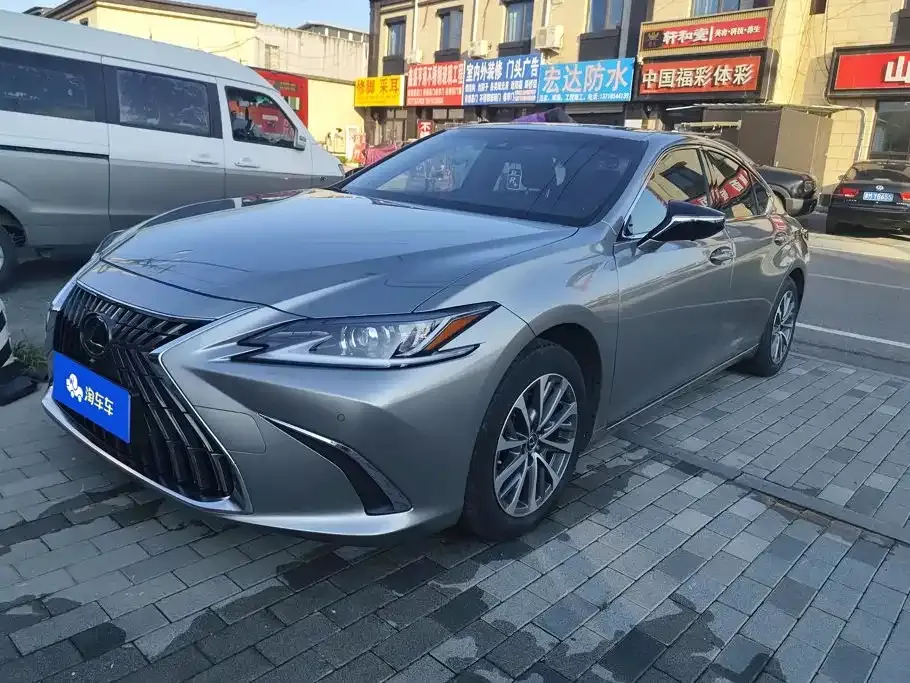 Lexus ES — фото 1