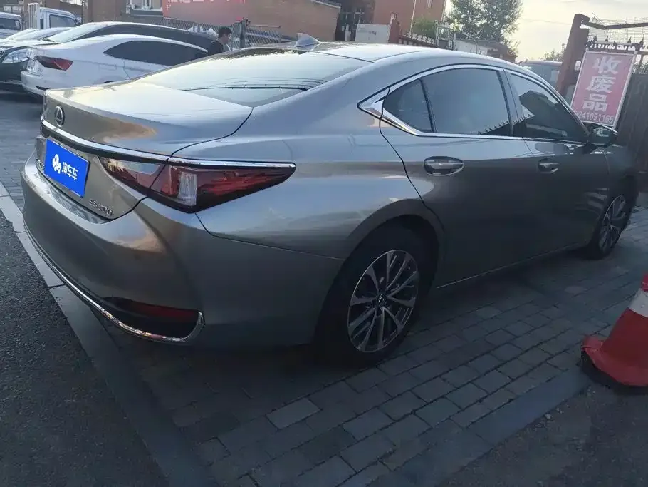 Lexus ES — фото 6