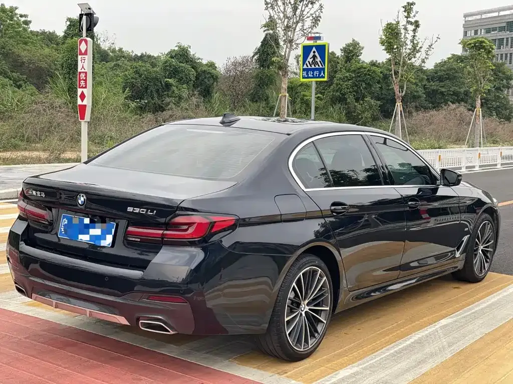 BMW 5 Series — фото 4