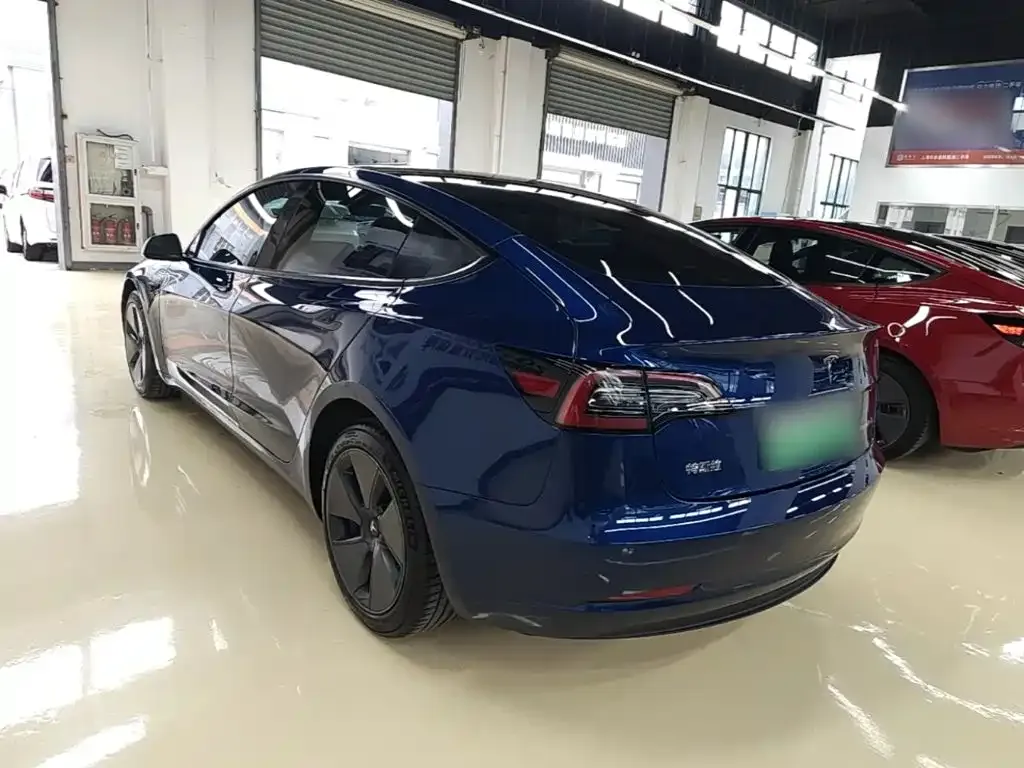 Tesla Model 3 — фото 10
