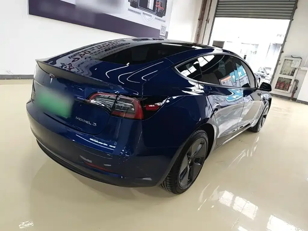 Tesla Model 3 — фото 9