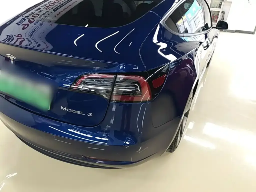 Tesla Model 3 — фото 5