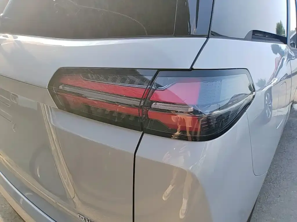 Wuling Starlight 730 New Energy — фото 2