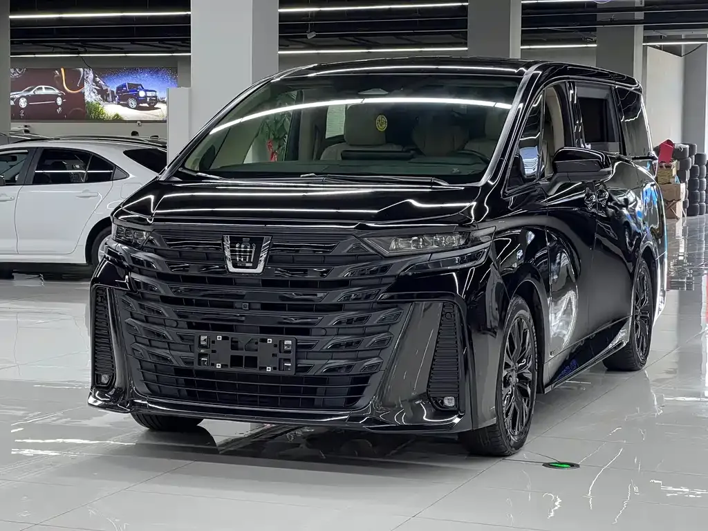 Toyota Vellfire — фото 1