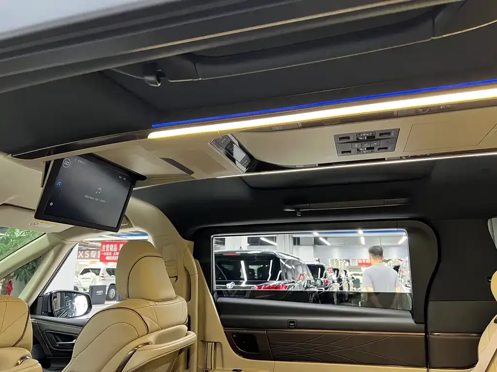 Toyota Vellfire — фото 6