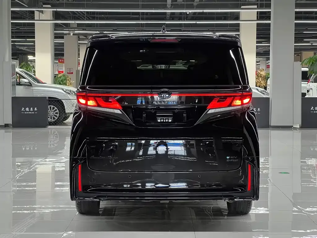 Toyota Vellfire — фото 7