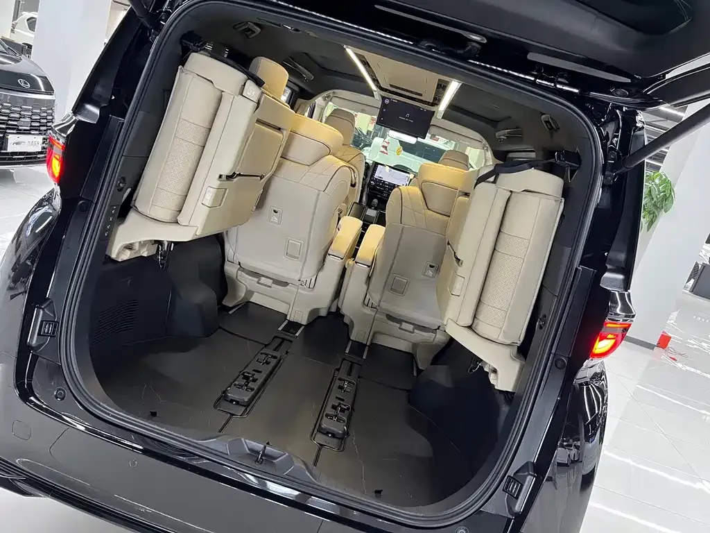 Toyota Vellfire — фото 5
