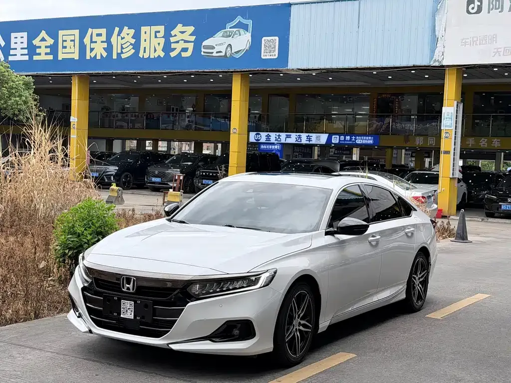 Honda Accord — фото 1