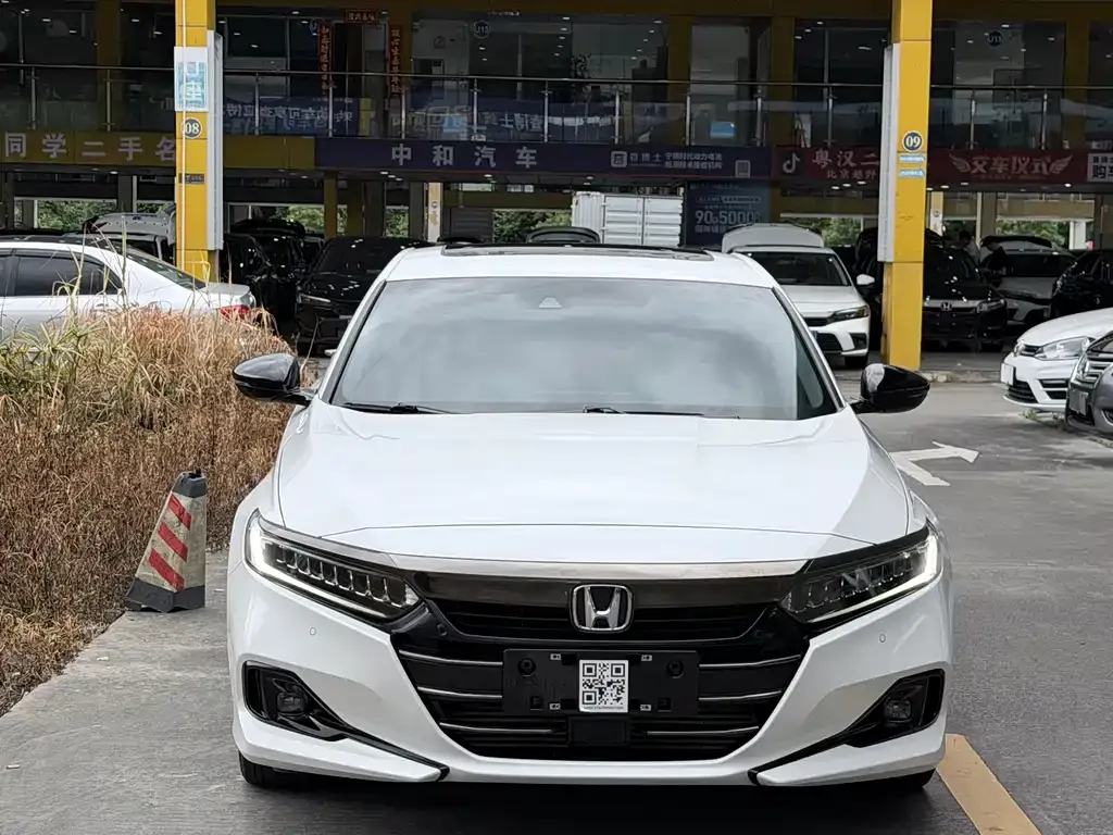 Honda Accord — фото 10
