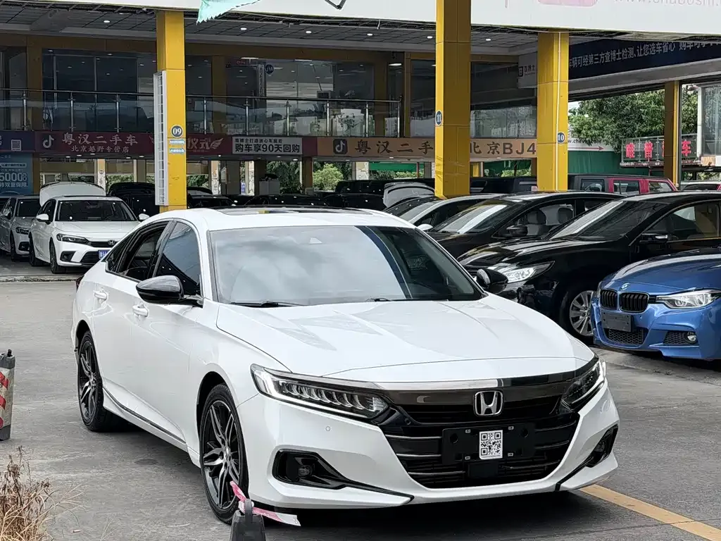 Honda Accord — фото 8