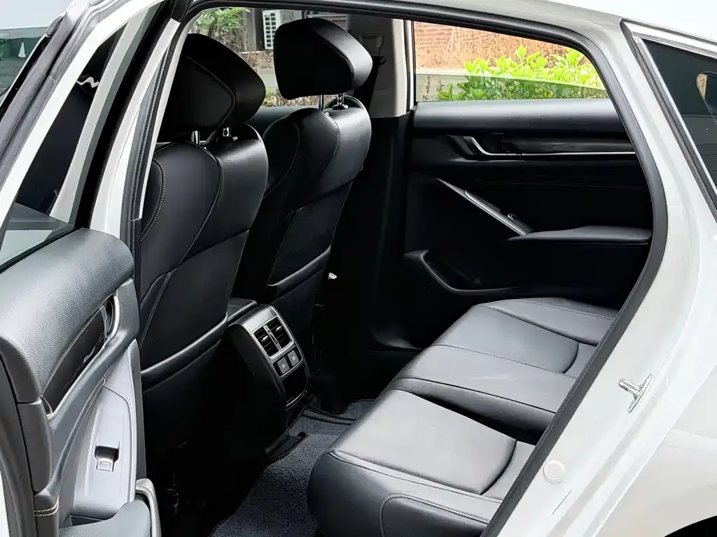 Honda Accord — фото 2