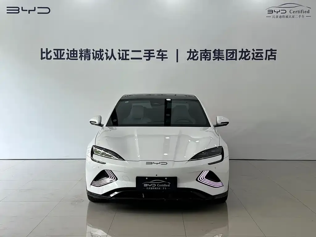 BYD Seal — фото 6