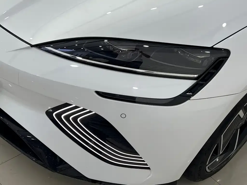 BYD Seal — фото 3